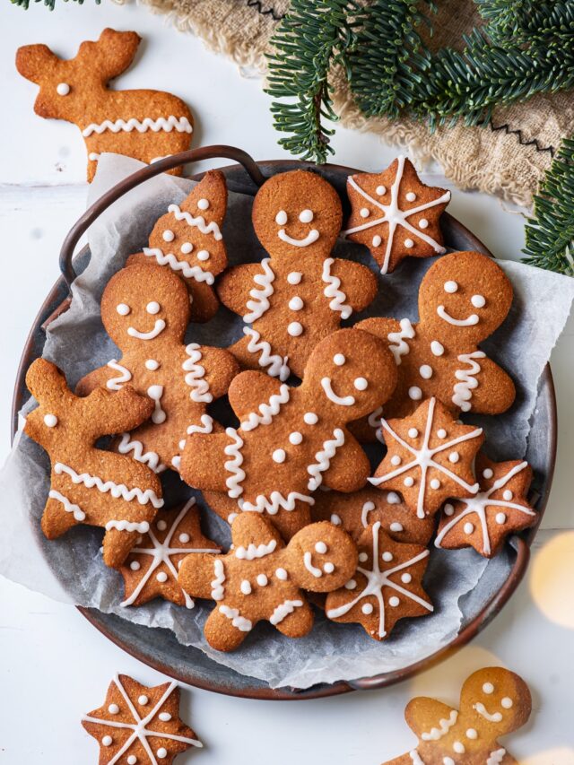 Low-Carb Gingerbread Cookies Recipe (Keto | Sugar-Free)